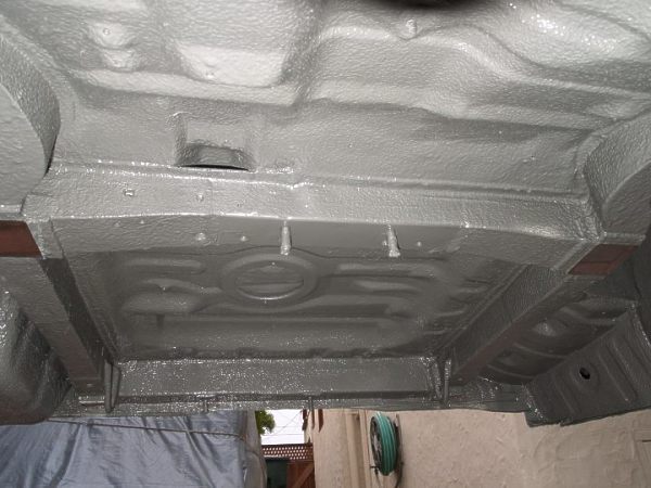 Underbody-back-cross-w.jpg (49833 bytes)
